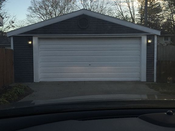 2nd image of 2647 Crocker St