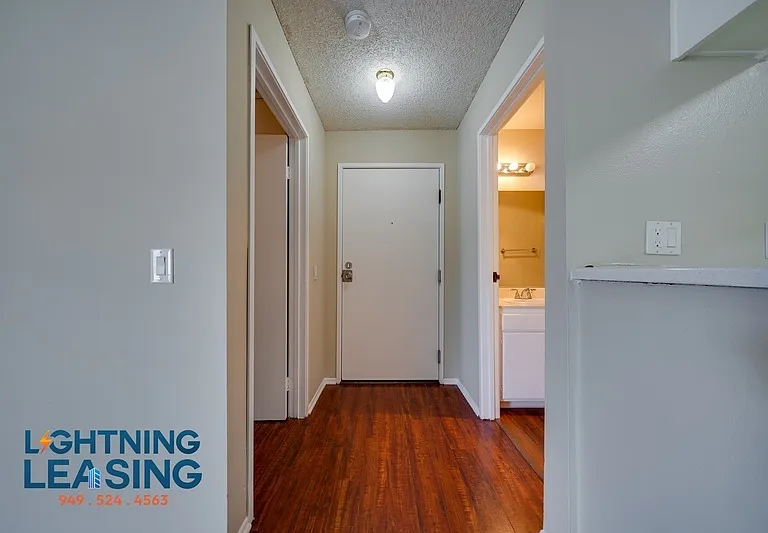 10250 Commerce Ave #216 — Photo 7