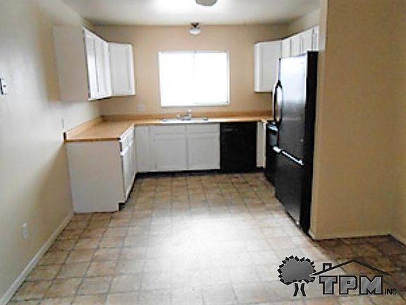 3rd image of 1435 N Amiron Way