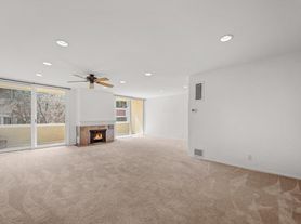 6415 Green Valley Cir