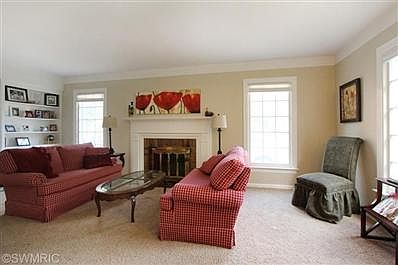 4th image of 1052 Griswold St SE