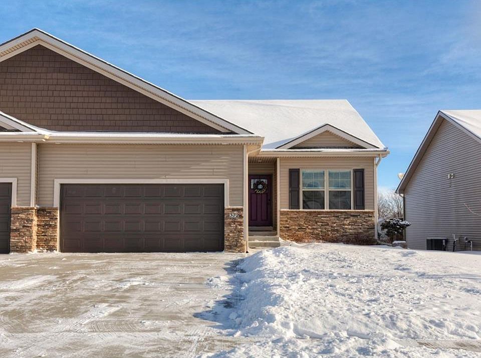 1st image of 372 NW Autumn Crest Dr
