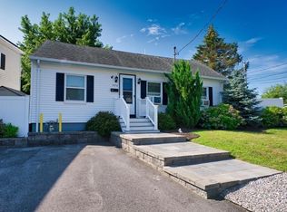 296 Ocean Grove Ave, Swansea, MA 02777