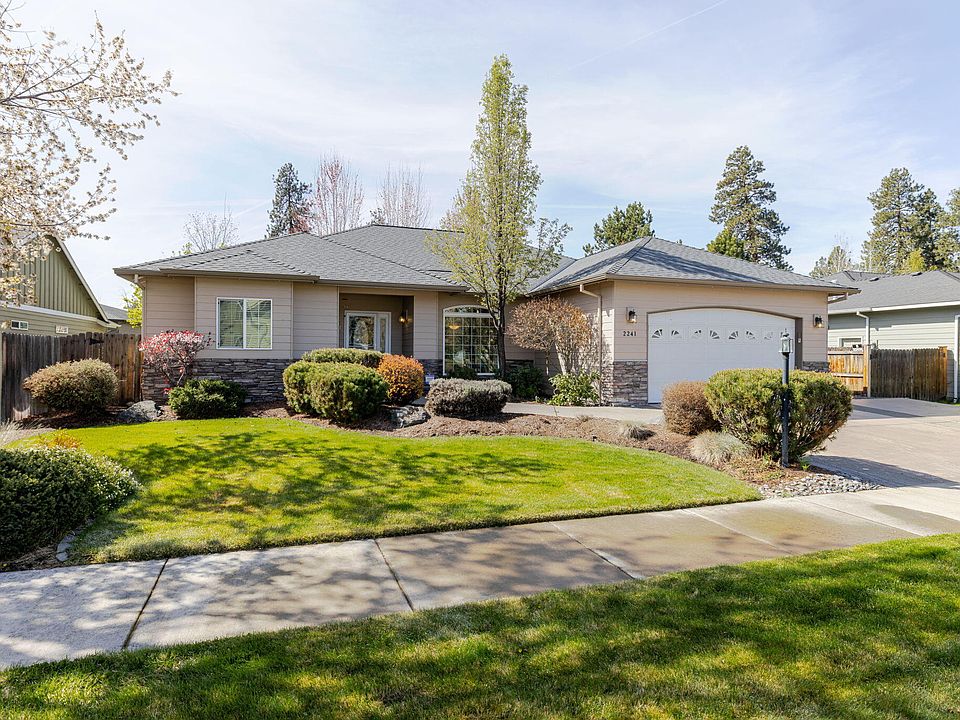 1st image of 2241 SE Pilatus Ln