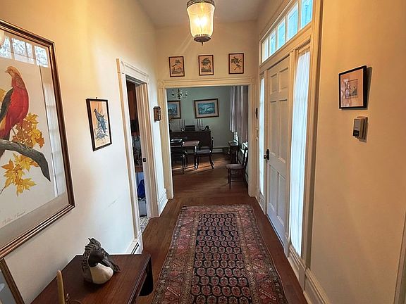 29th image of 117 Reid St