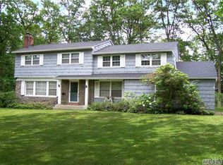 2 Rice Ln, Smithtown, NY 11787