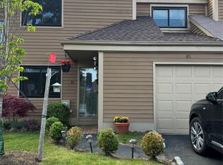 81 Greenway Close, Rye Brook, NY 10573