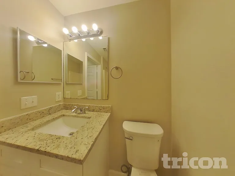 822 Brenton Leaf Dr — Photo 14