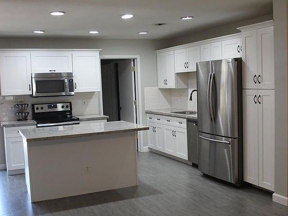 3rd image of 757 E Loyola Dr