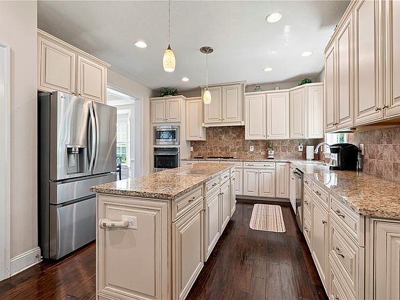 5th image of 106 Victoria Ct