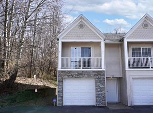 10 Flatts Ln, Morgantown, WV 26505