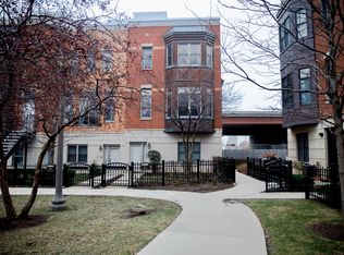 721 W 15th St, Chicago, IL 60607