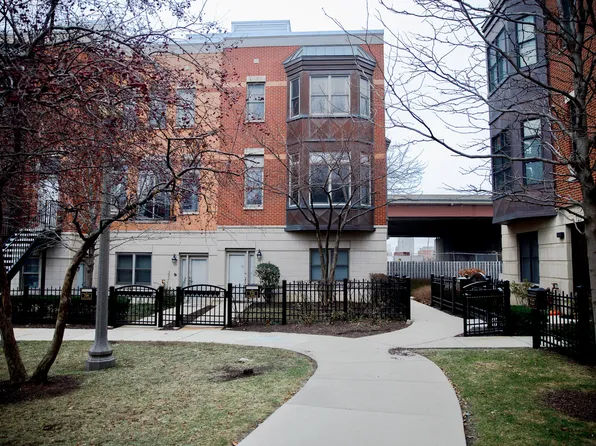 721 W 15th St, Chicago, IL 60607