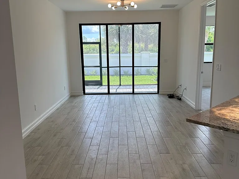 7502 Rockefeller Dr — Photo 10