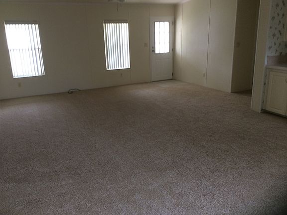 4th image of 451 Victoria Dr