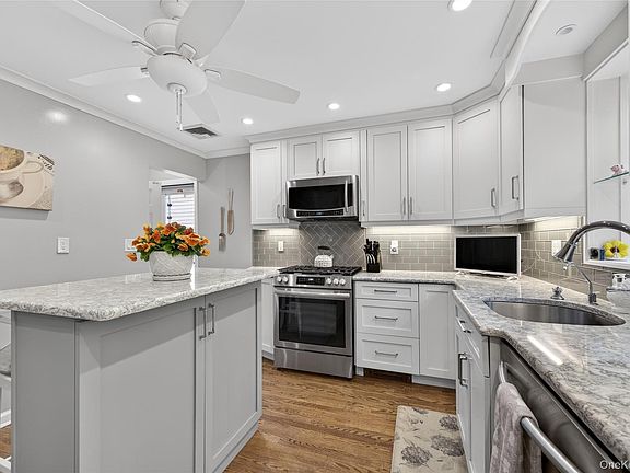 3rd image of 28 Midway Avenue