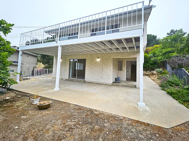 2251 Maurice Ave — Photo 3