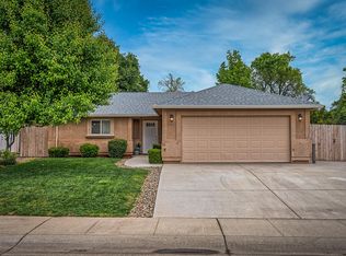 1072 Monterra Ln, Redding, CA 96002