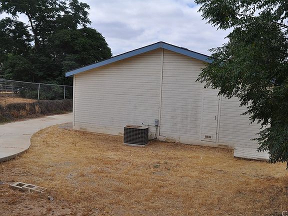 3rd image of 33612 Beverly Dr