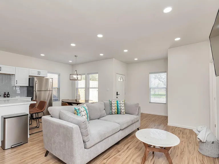 1812 Wheeler St — Photo 14
