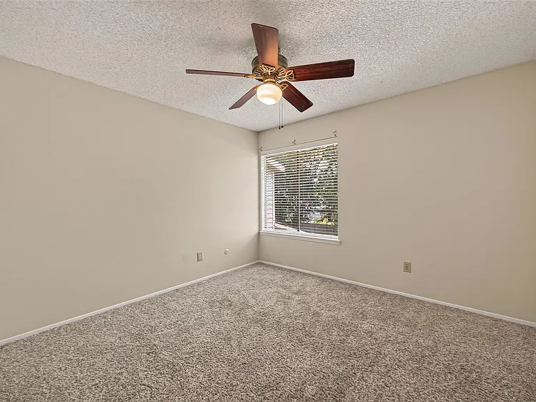 1818 Foxlake Dr — Photo 22