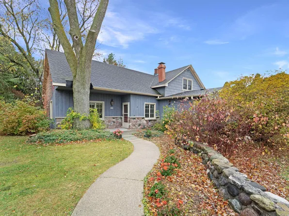 2501 S 35th St, Manitowoc, WI 54220