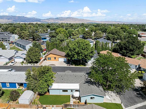 4th image of 639 S Gamay Ln