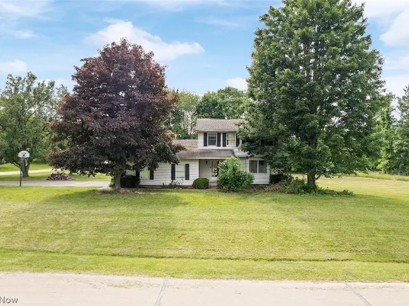 5050 Fox Ridge Dr, North Canton, OH 44720