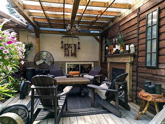 4th image of 2384 15th AVENUE E