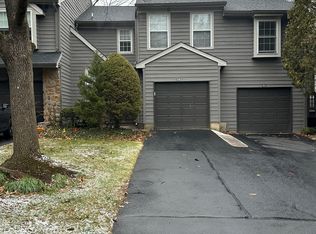 30 Chicopee Dr #B, Princeton, NJ 08540