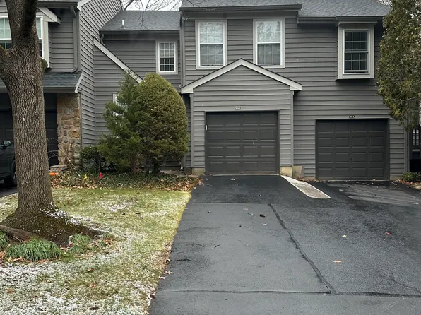 30 Chicopee Dr #B, Princeton, NJ 08540