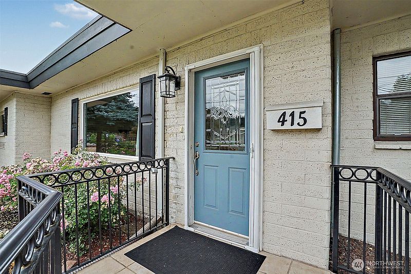 3rd image of 415 R Street NE