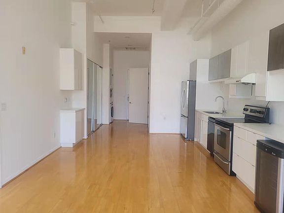 3rd image of 175 S Lake Ave Unit 302
