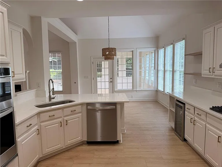 325 North Ct — Photo 9