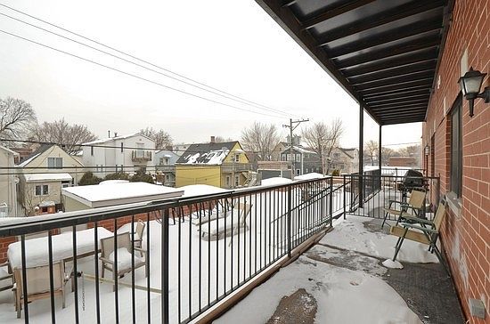 2nd image of 2222 W Belmont Ave Unit 204