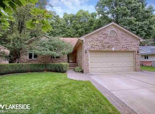 11091 Messmore Rd, Utica, MI 48317