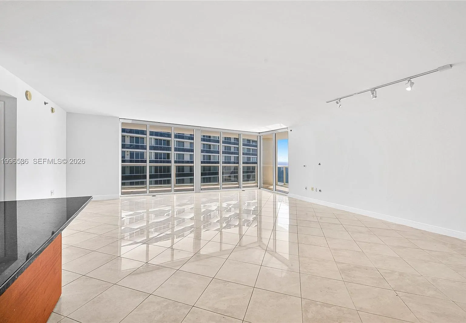 Beach Club Condo — Photo 3