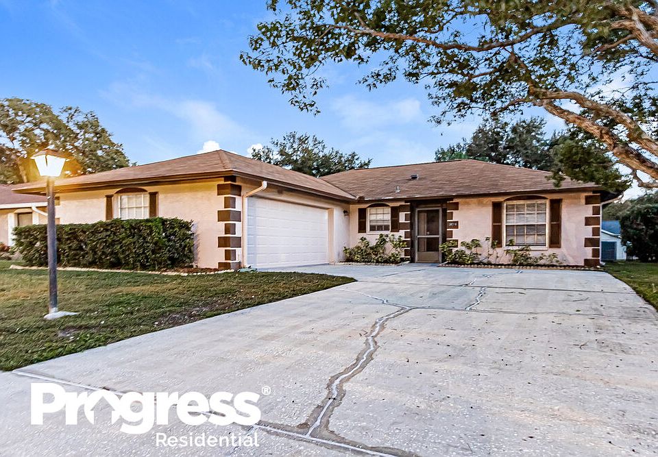 1st image of 28318 Tanglewood Dr