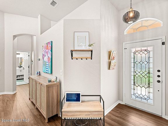 4th image of 109 Sophora Pl