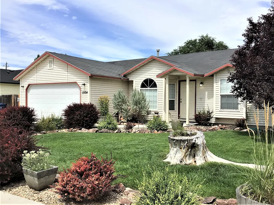 1504 W Bird Loop