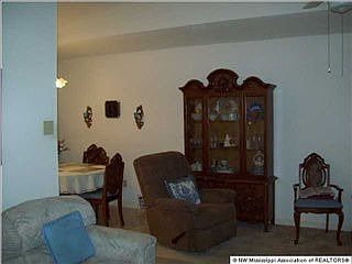4th image of 7201 Atterbury Cir W