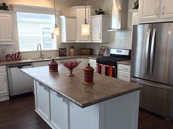 2nd image of 1403 Scenic View Ln