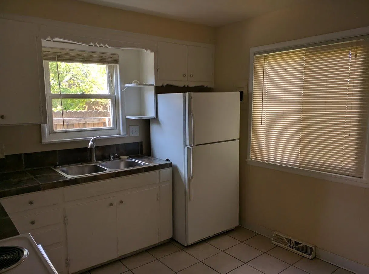 2 bed, 900 sqft, $1,650 — Photo 2