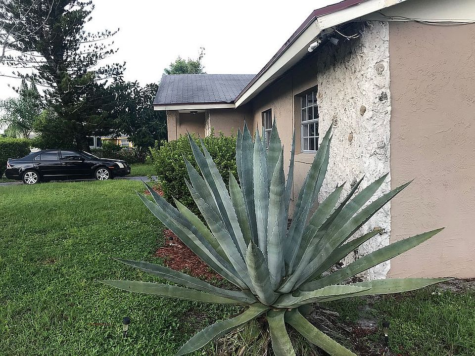2nd image of 100 Fennemore Ct