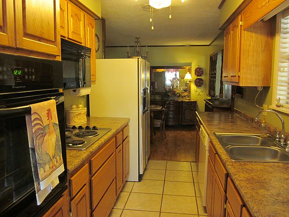 5th image of 2803 Broadway St