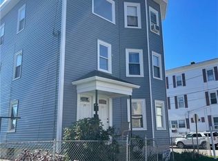25 Stearns St, Pawtucket, RI 02861