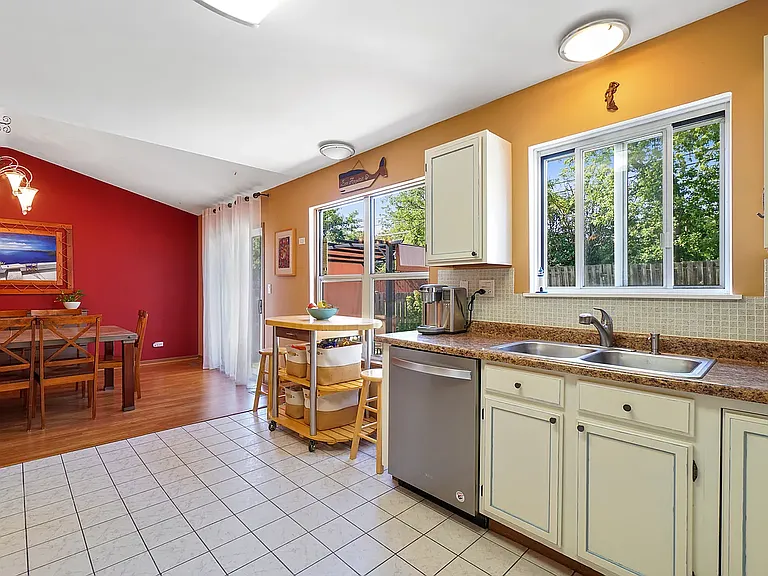 1656 Templeton Ct — Photo 19