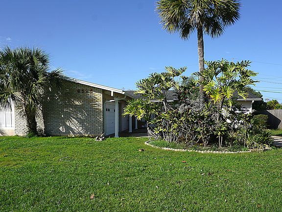 3rd image of 6524 Voltaire Dr