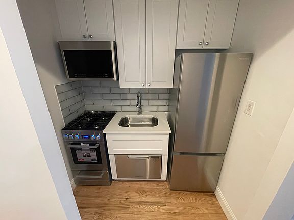 4th image of 505 E 88th St APT 1D