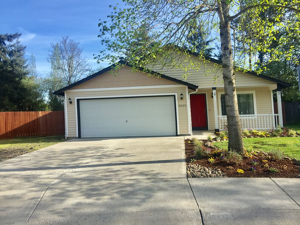 Darling ranch style home!